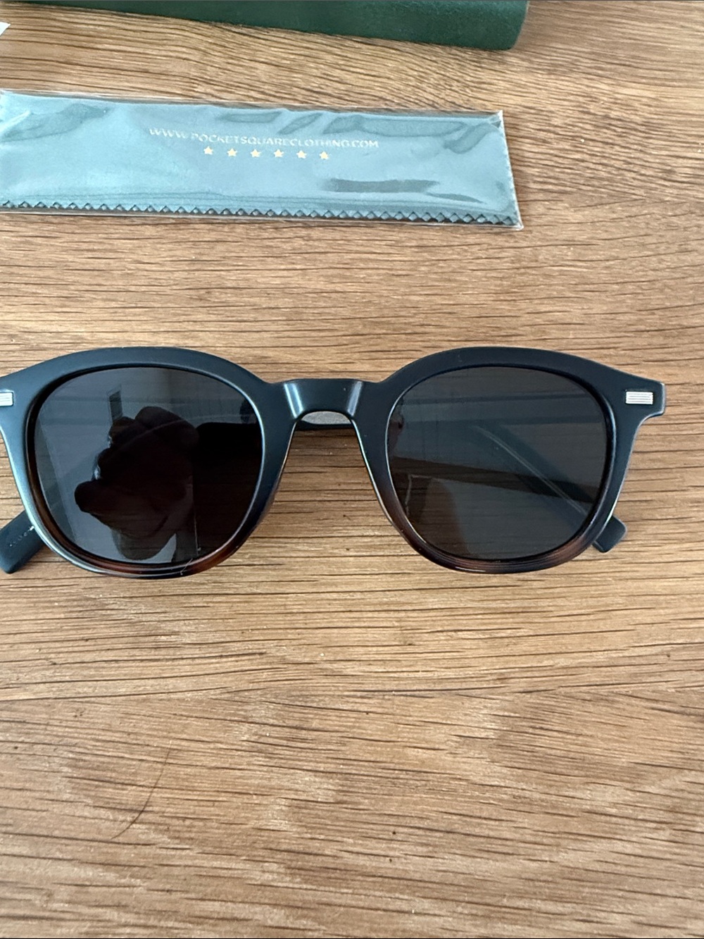 PSC Los Angeles unisex Sunglasses with case. Brand new